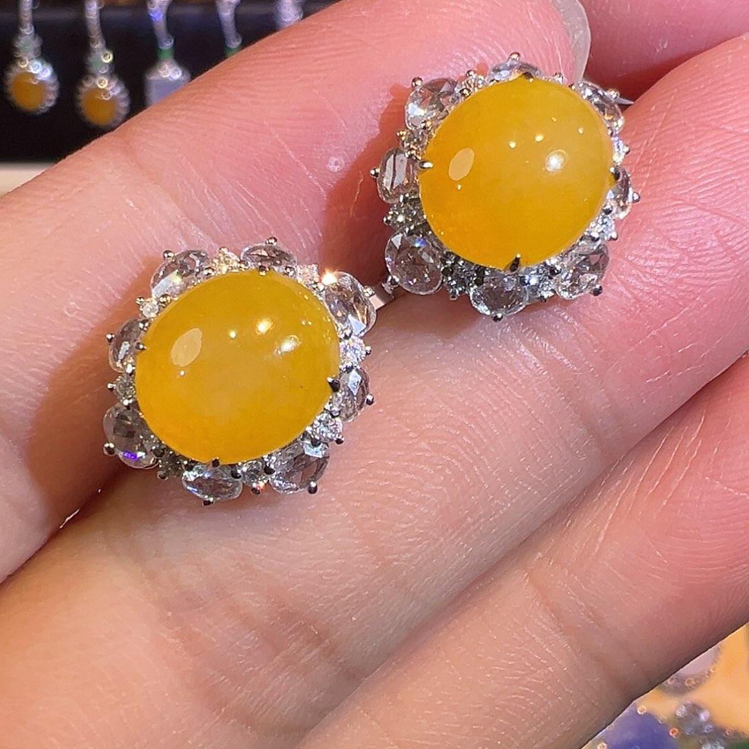 翡翠耳饰18K金镶嵌冰种柠檬黄蛋面