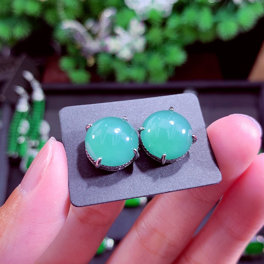 颈饰未镶嵌翡翠天然