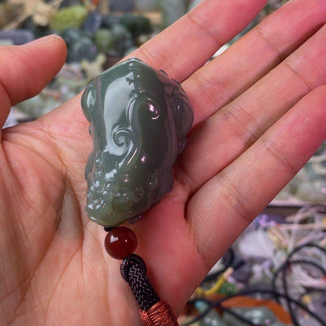 早***树和田玉未镶嵌颈饰