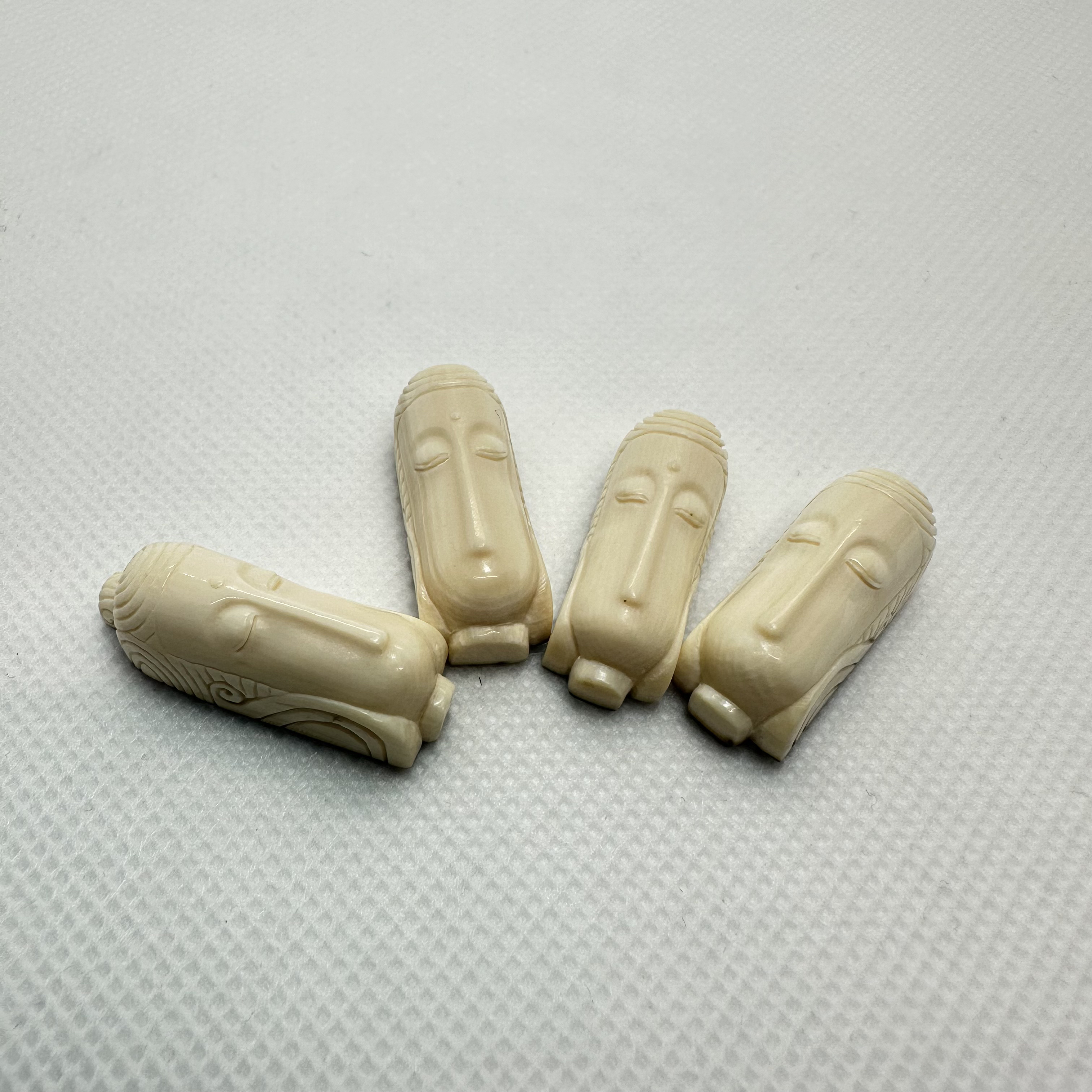 SX0325天然猛犸牙 长脸佛