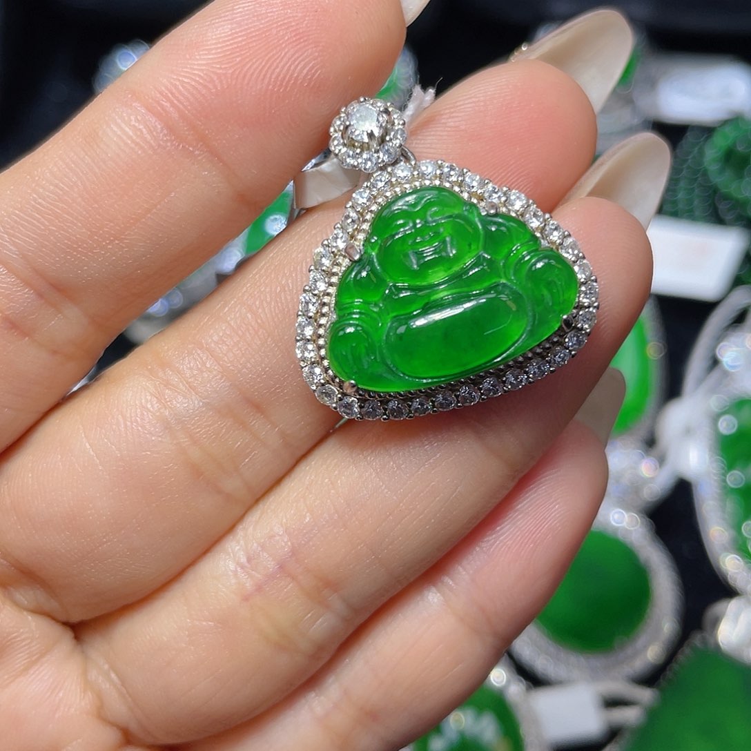 翡翠颈饰银S925镶嵌翡翠