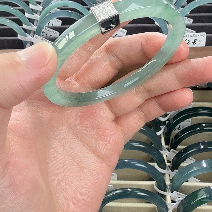 翡翠手镯未镶嵌物**器60.7