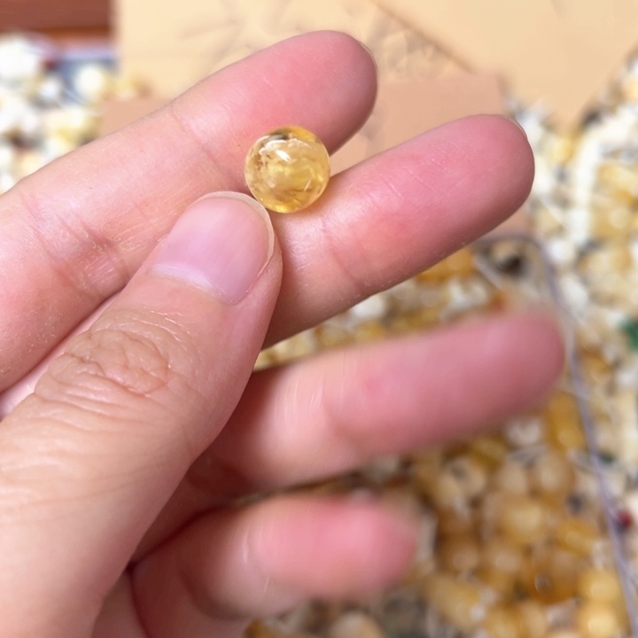 蜜蜡未镶嵌裸石9.3mm一个