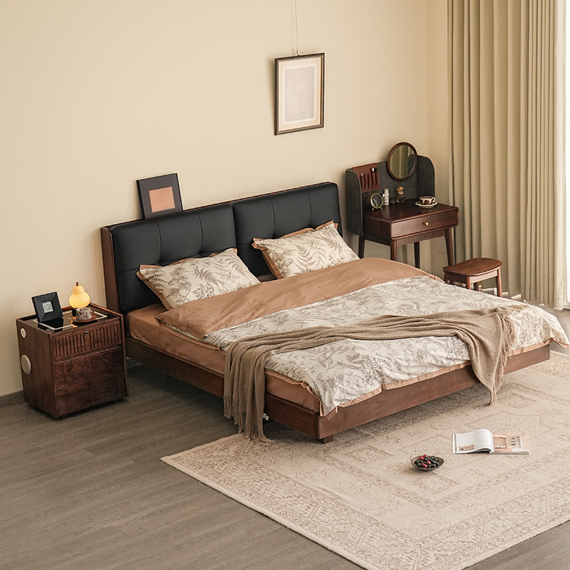 致典北美黑胡桃木北欧实木绅士软包床家用卧室家具1.8米双人大床
