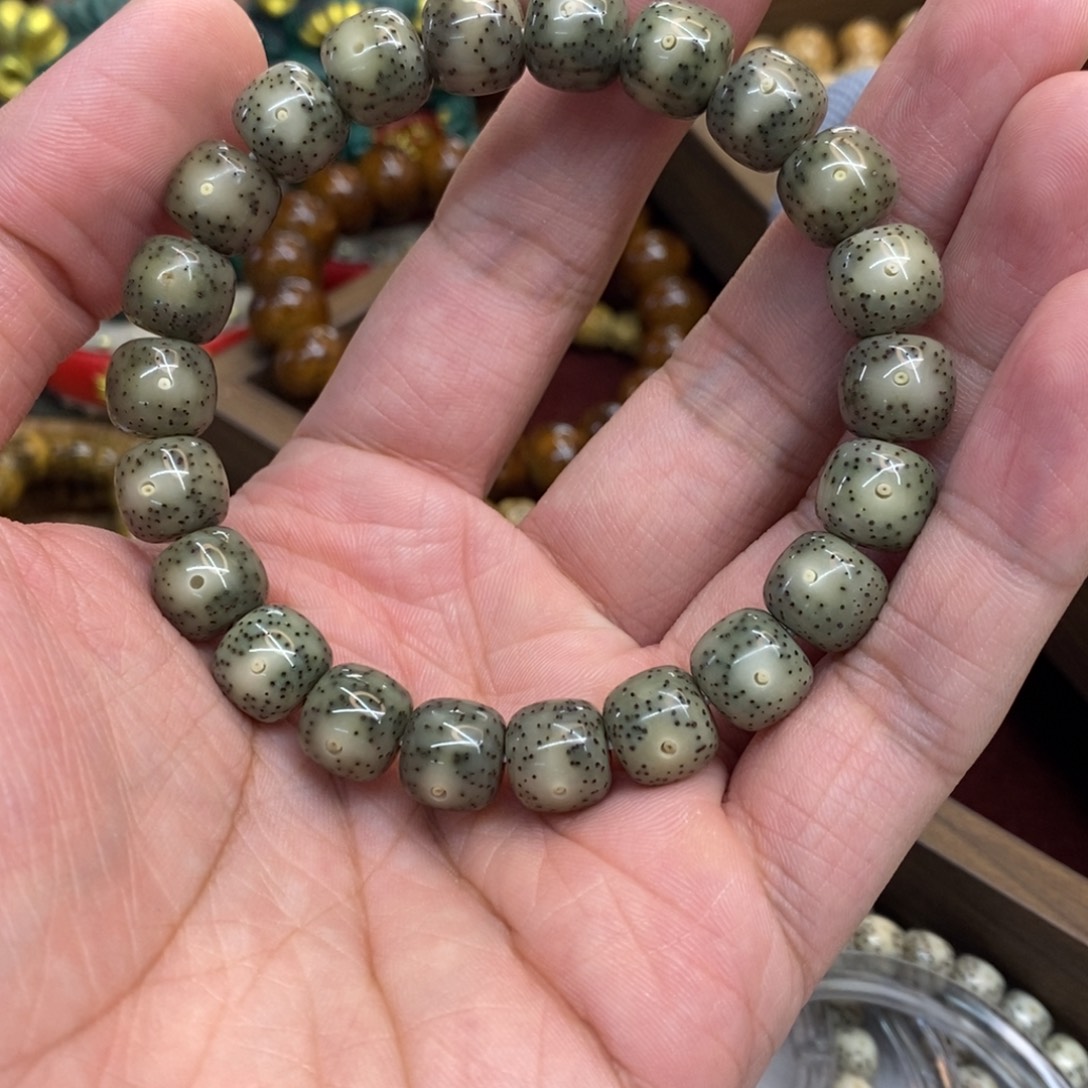 星月菩提吊坠绿透