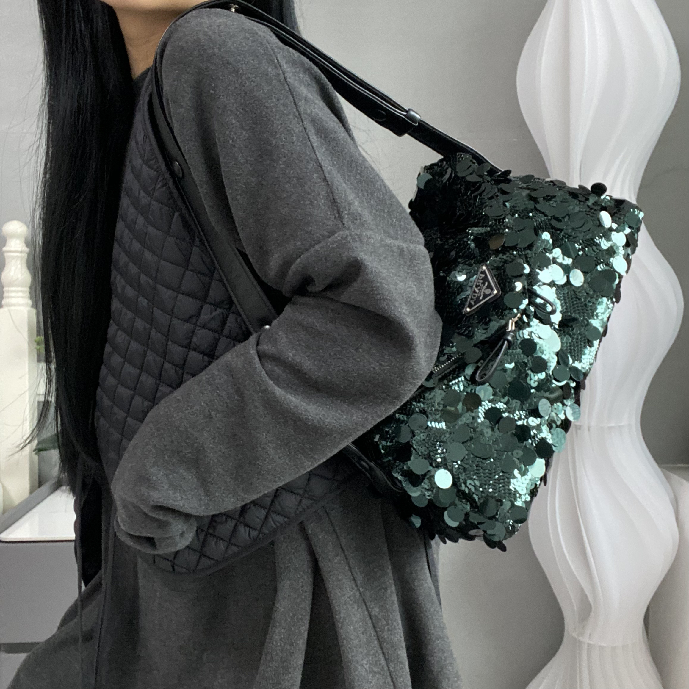 95新 Prada/普拉达 【可】秀款墨绿珠片单肩斜挎包00 1189