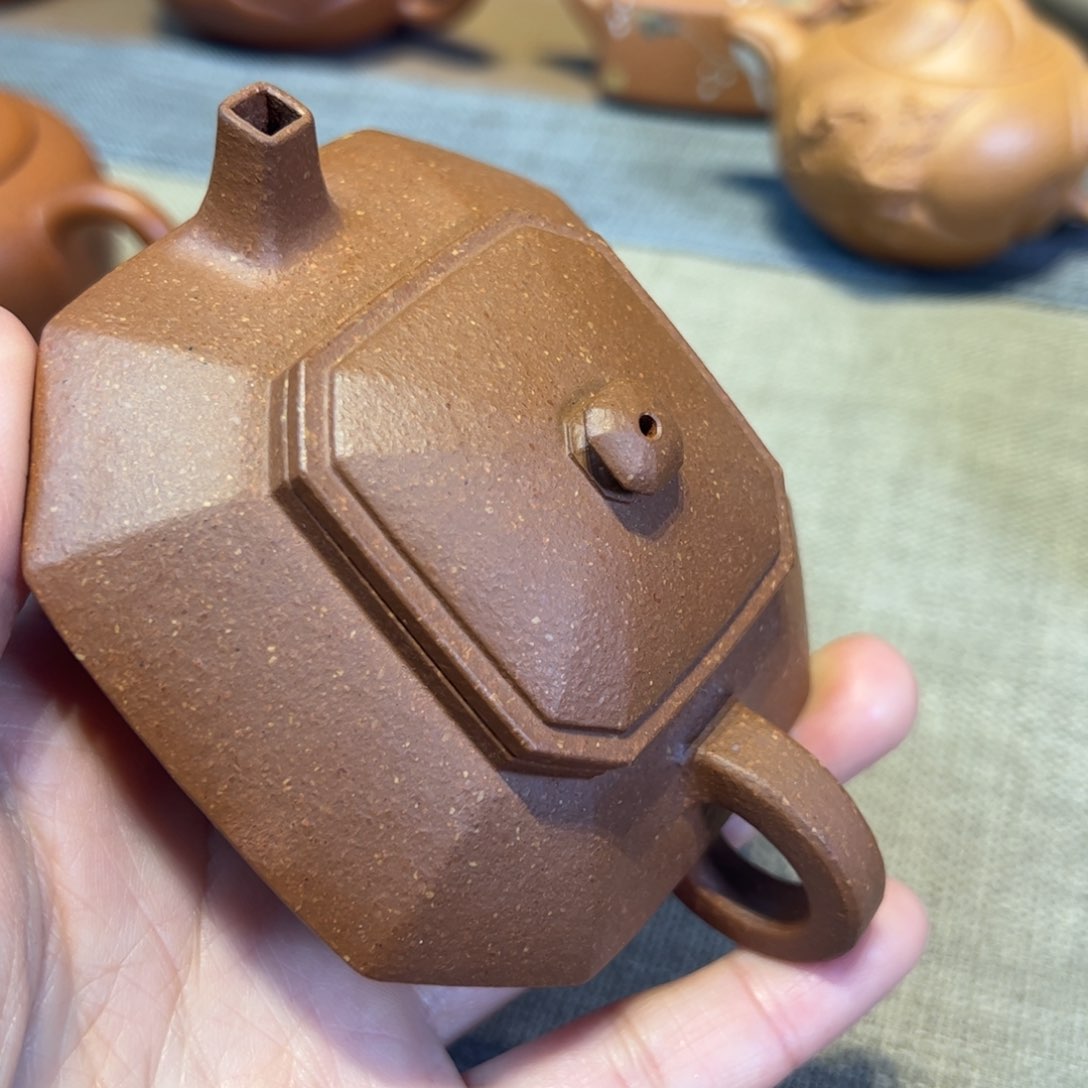 用****4八方，容量100毫升红降坡