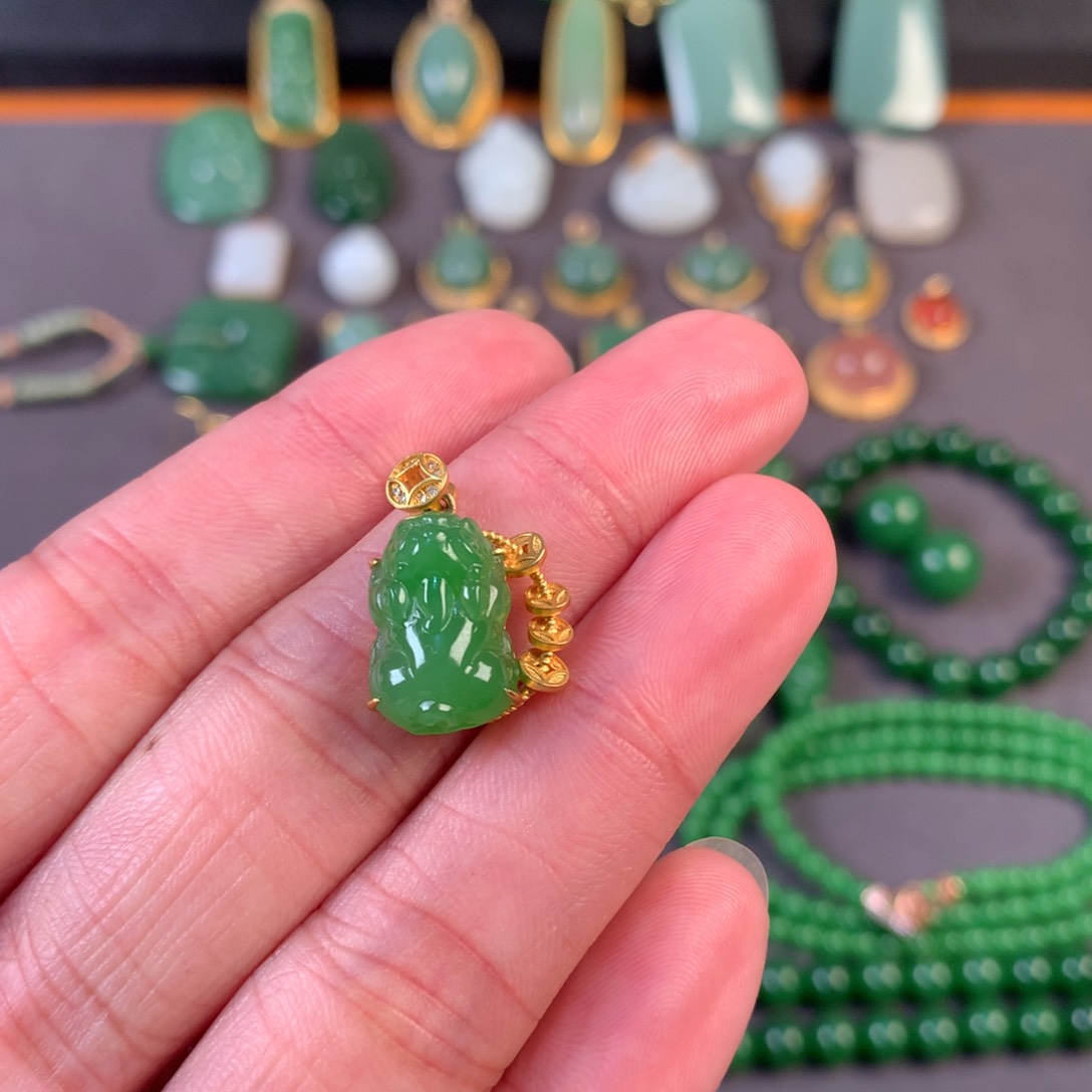 和田玉颈饰18K金镶嵌