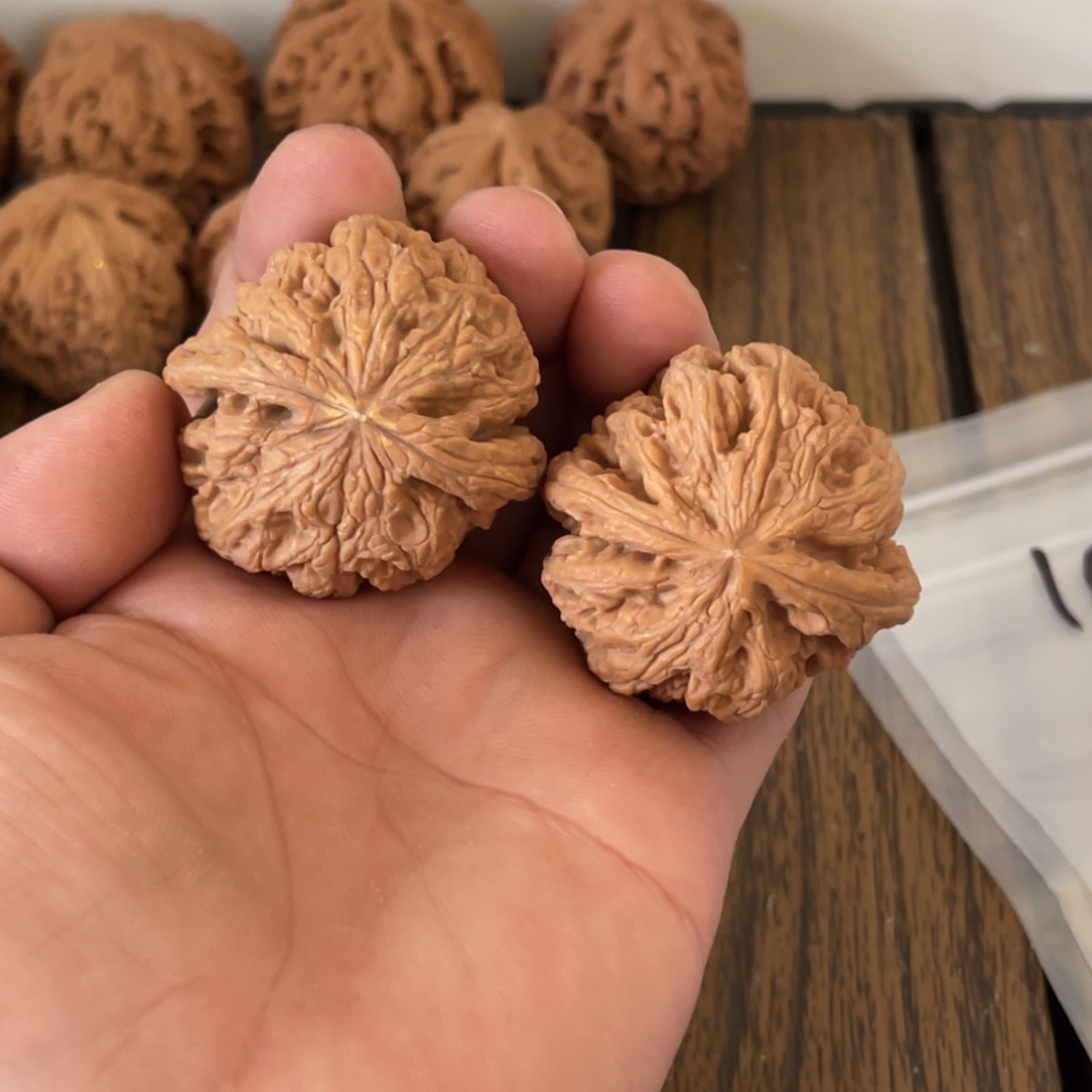 吊坠文玩核桃1035有黄