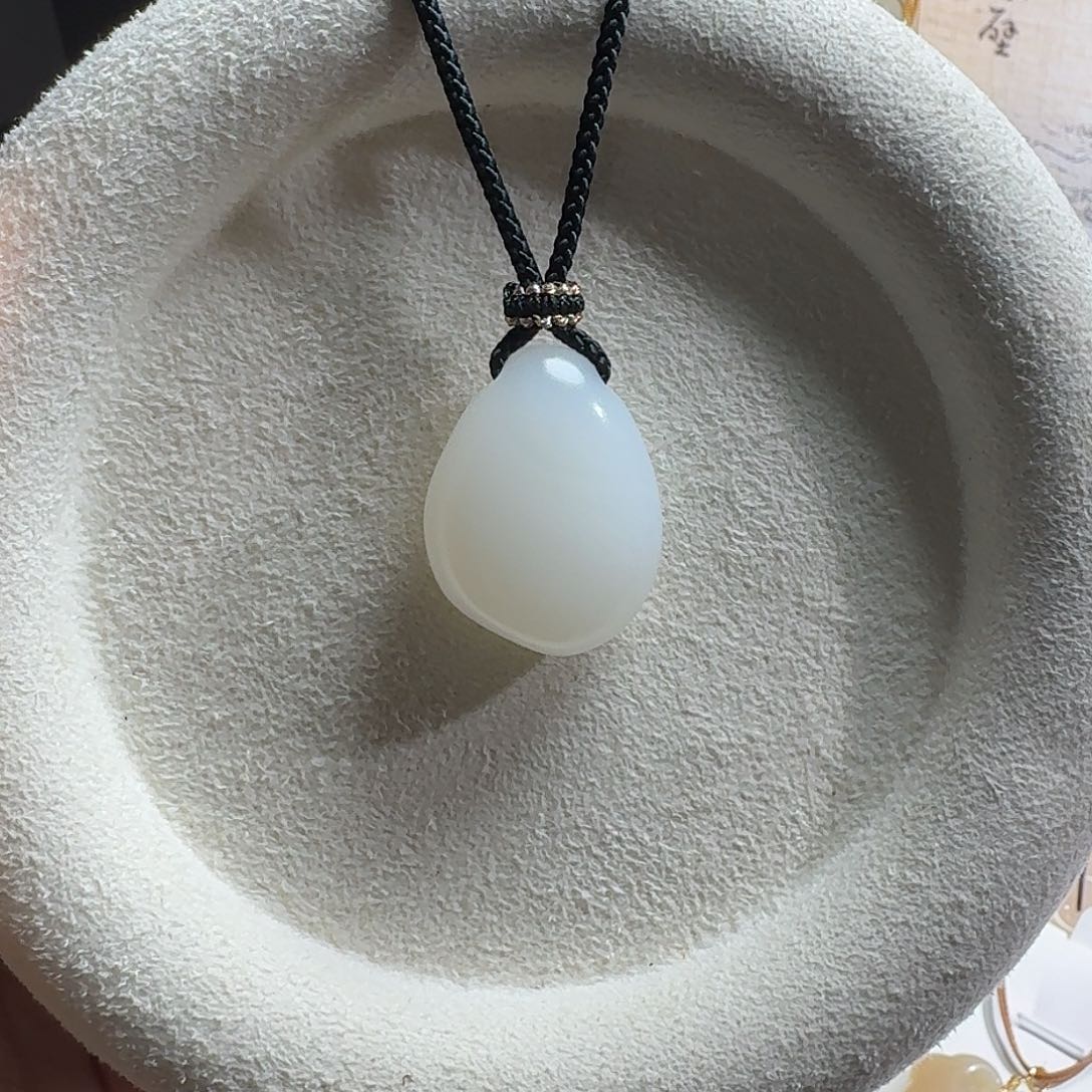 ****阳和田玉未镶嵌颈饰白玉随性