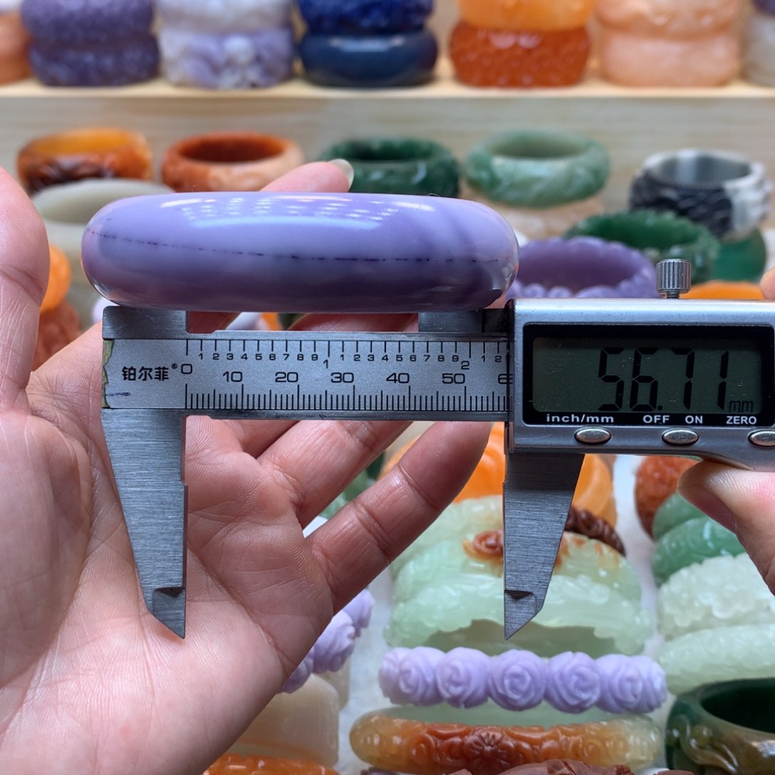 未镶嵌手镯石英质玉