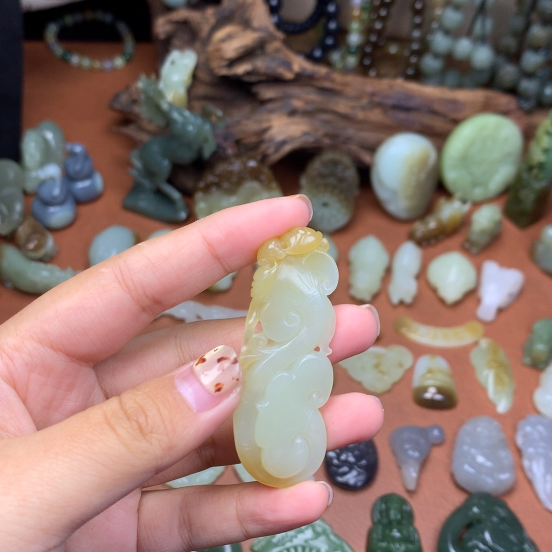 和田玉未镶嵌挂件