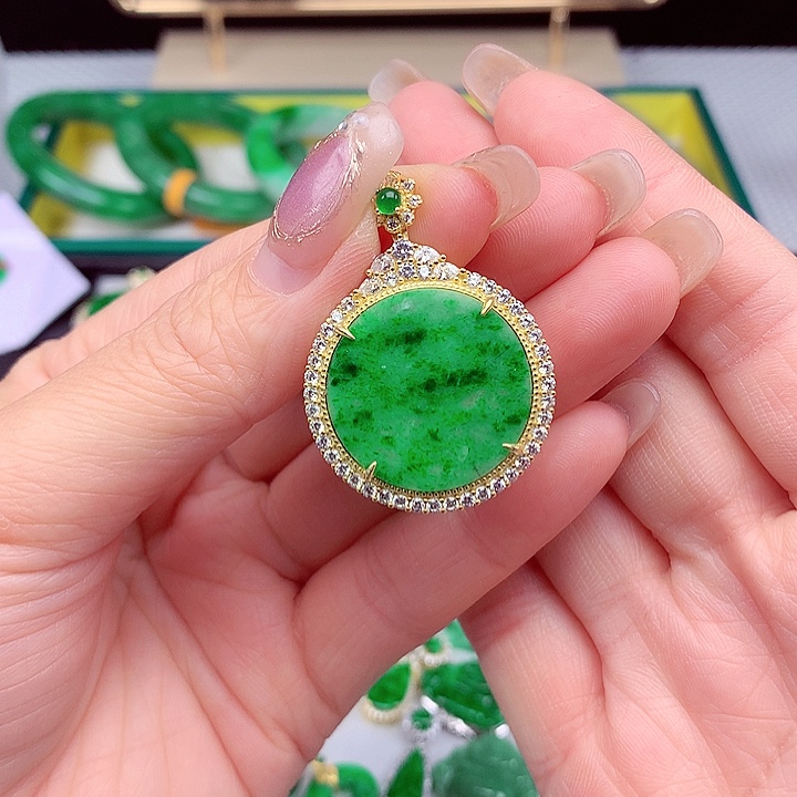 翡翠颈饰银S925镶嵌翡翠