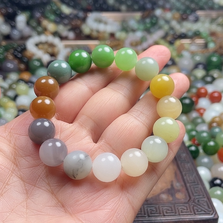 颈饰未镶嵌和田玉瑰*