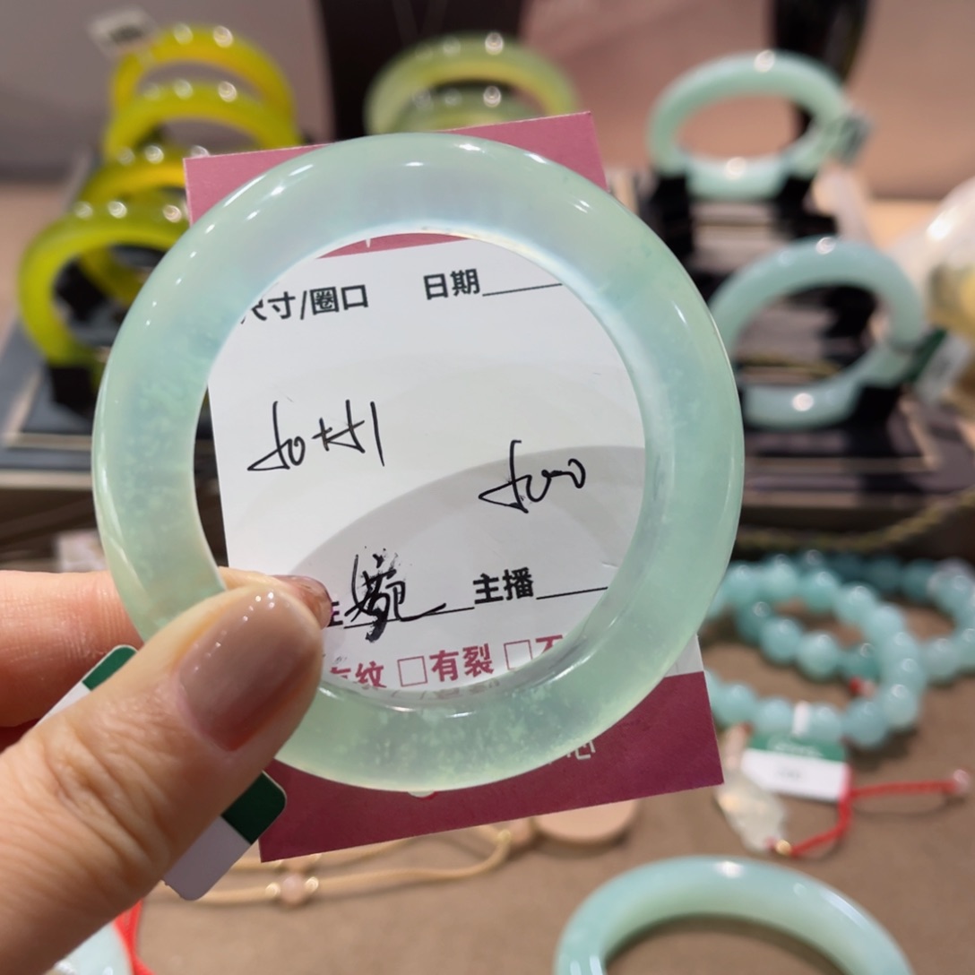 岫玉手镯未镶嵌婉*手镯