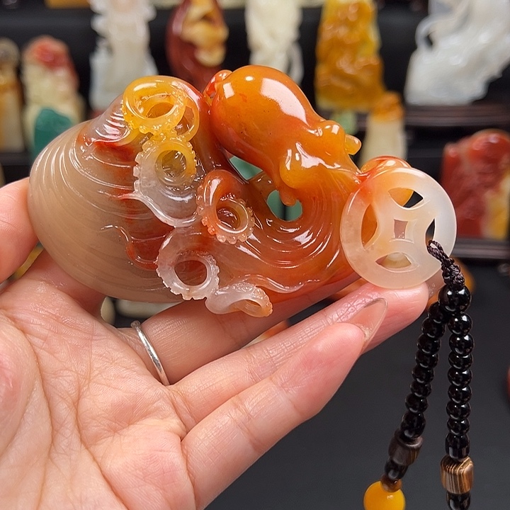 寿山石高山鸡母窝石