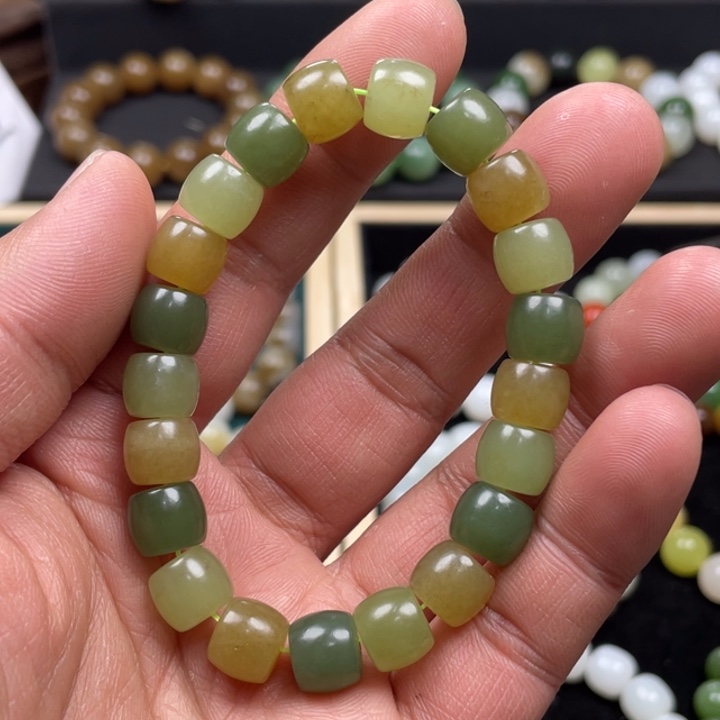 和田玉手串未镶嵌新疆若羌料卡10直切