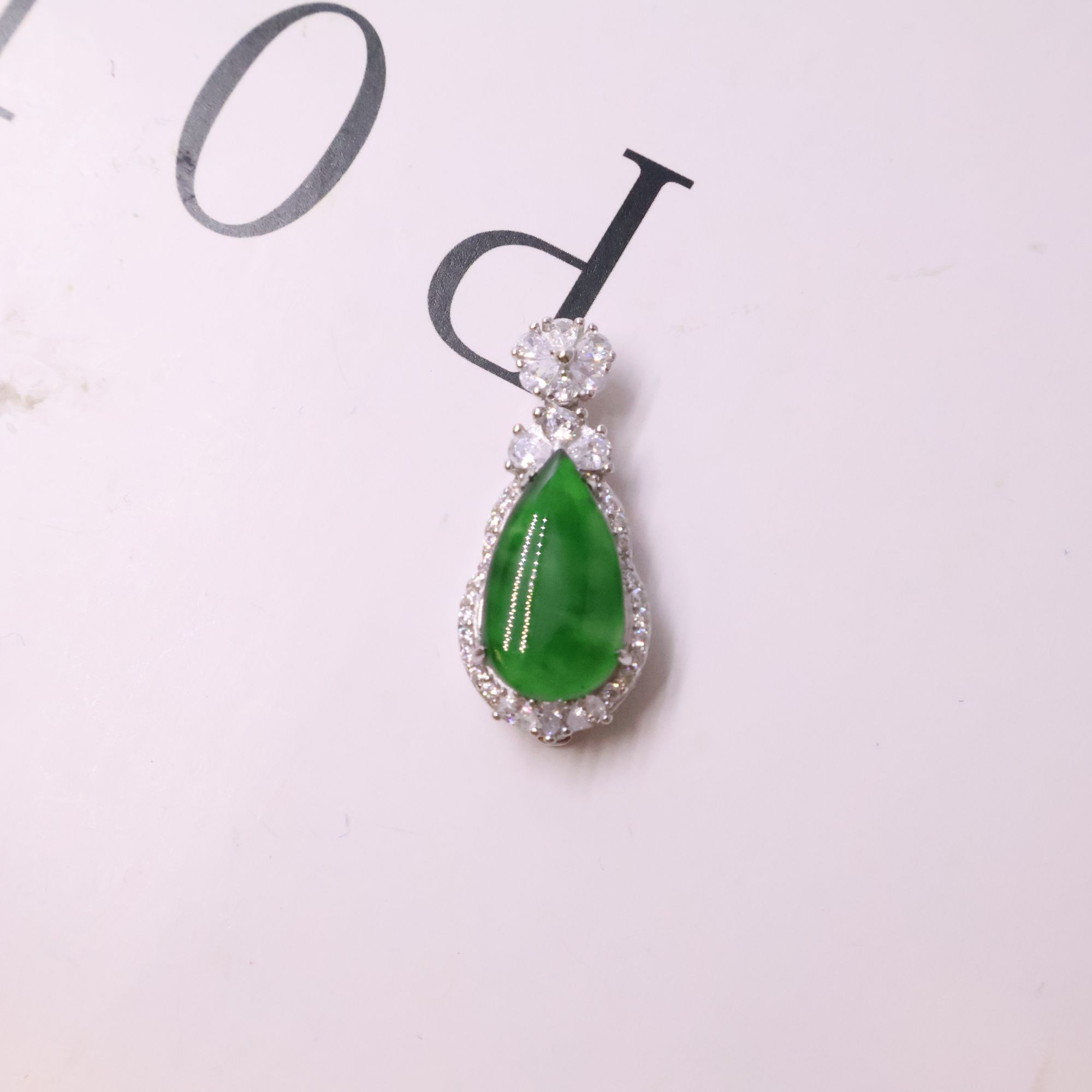 王宝宝翡翠.天然A货翡翠水滴时尚吊坠.银镶.裸石17.9mm.多样发一