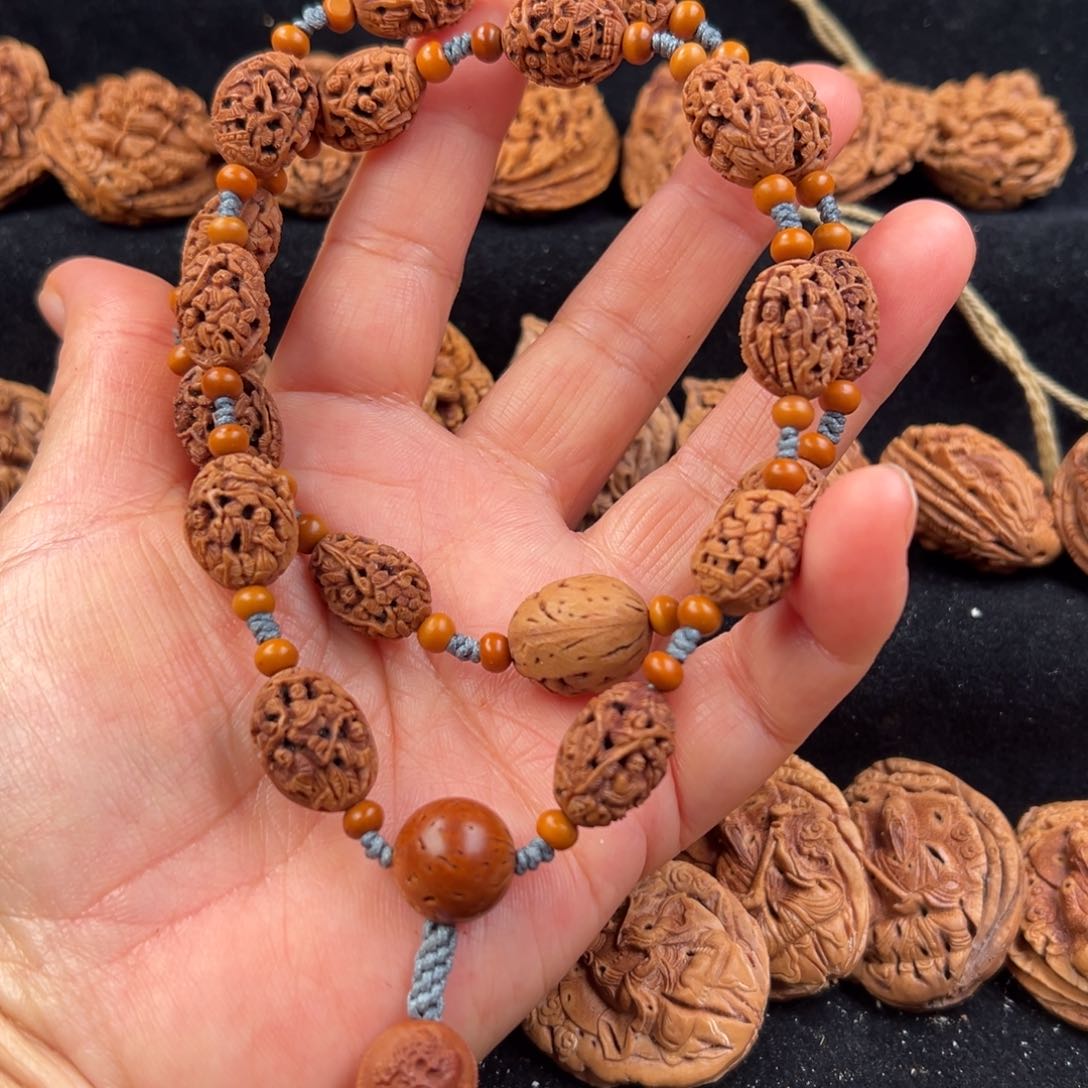 吊坠桃核桃核雕刻，