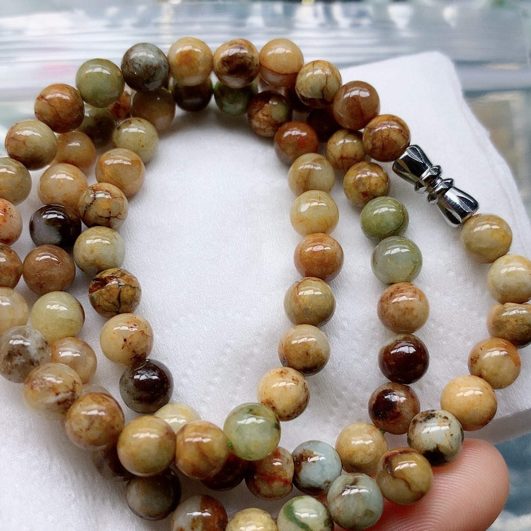 翡翠颈饰未镶嵌手串