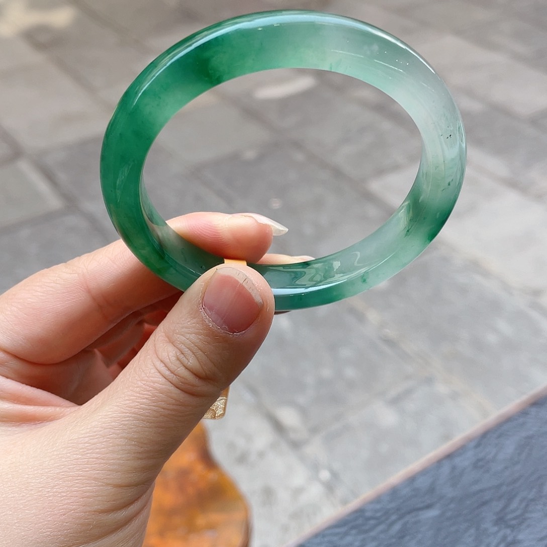 石英质玉手镯未镶嵌58