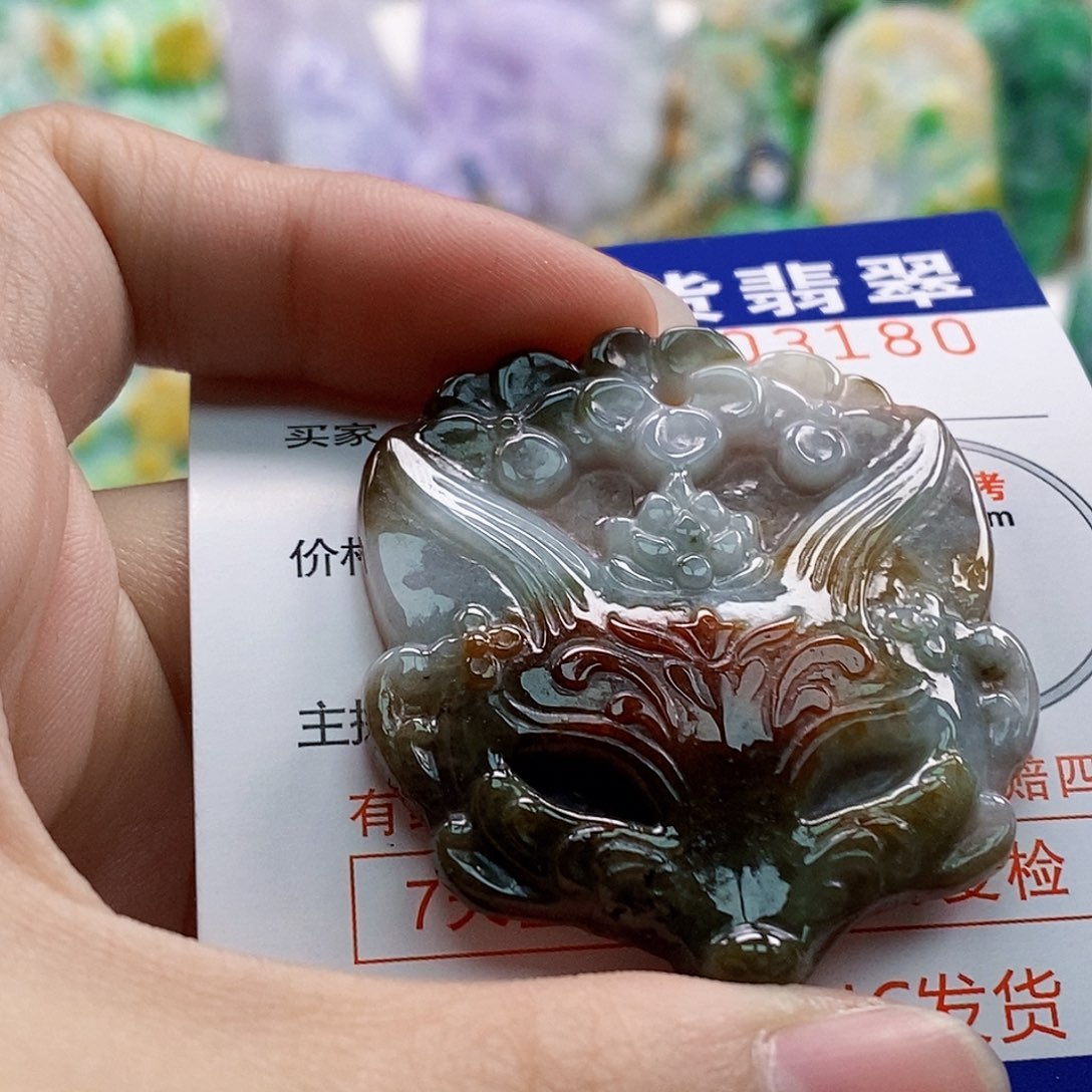 吊坠(不含链)未镶嵌翡翠