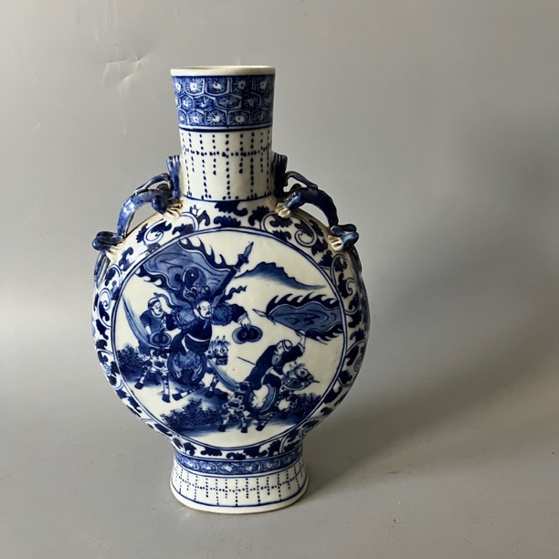 238 清康熙人物故事抱月瓶