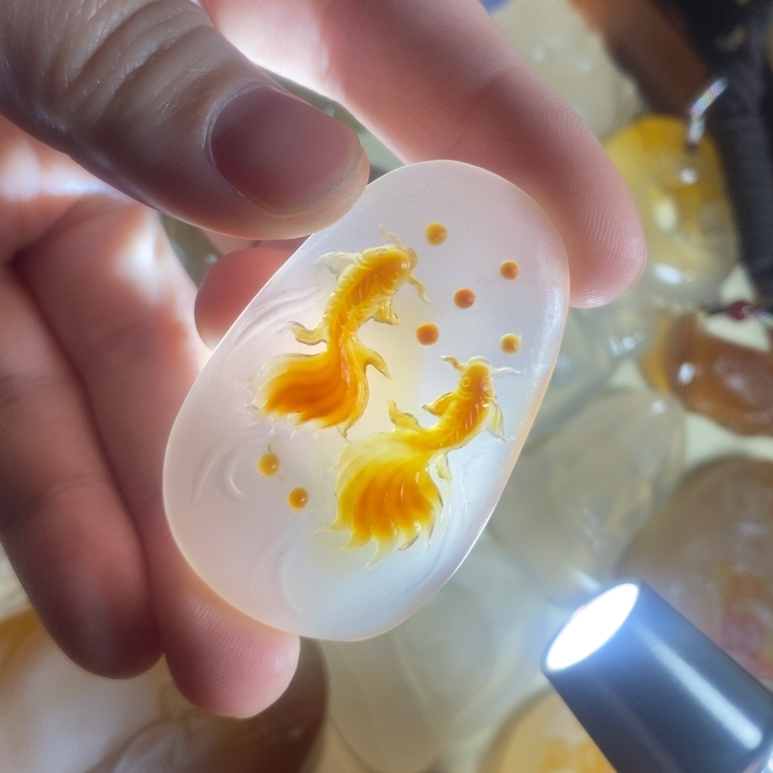 玛瑙/玉髓未镶嵌颈饰玛瑙年年有鱼