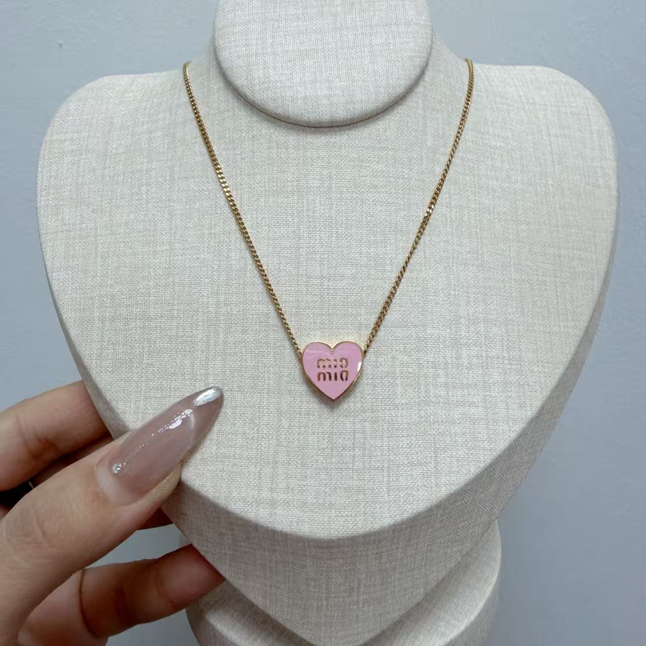 钛钢项链 带细节粉色妹妹爱心项链108