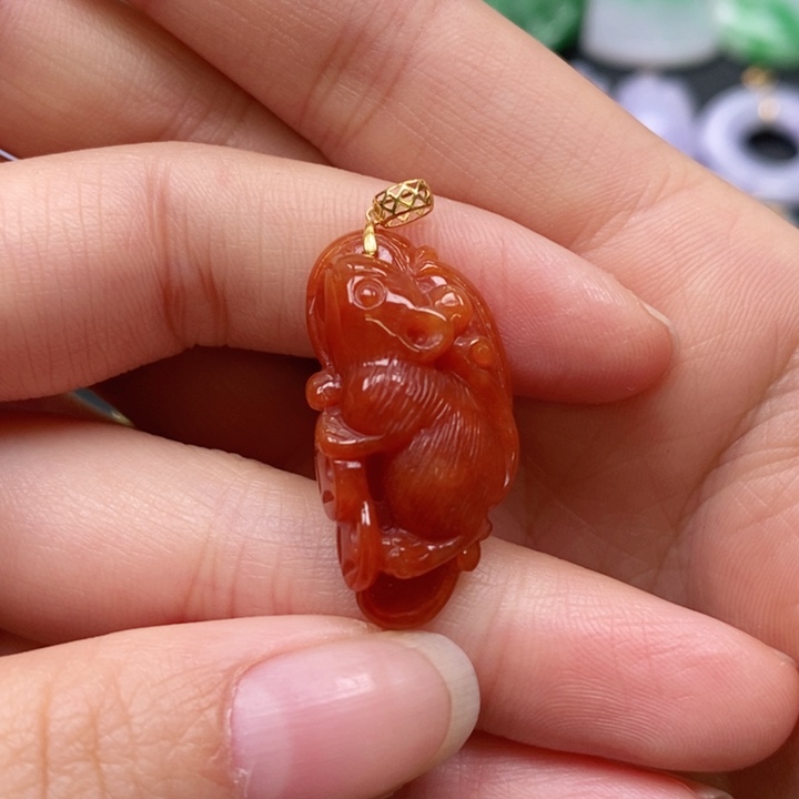 翡翠颈饰未镶嵌吊坠