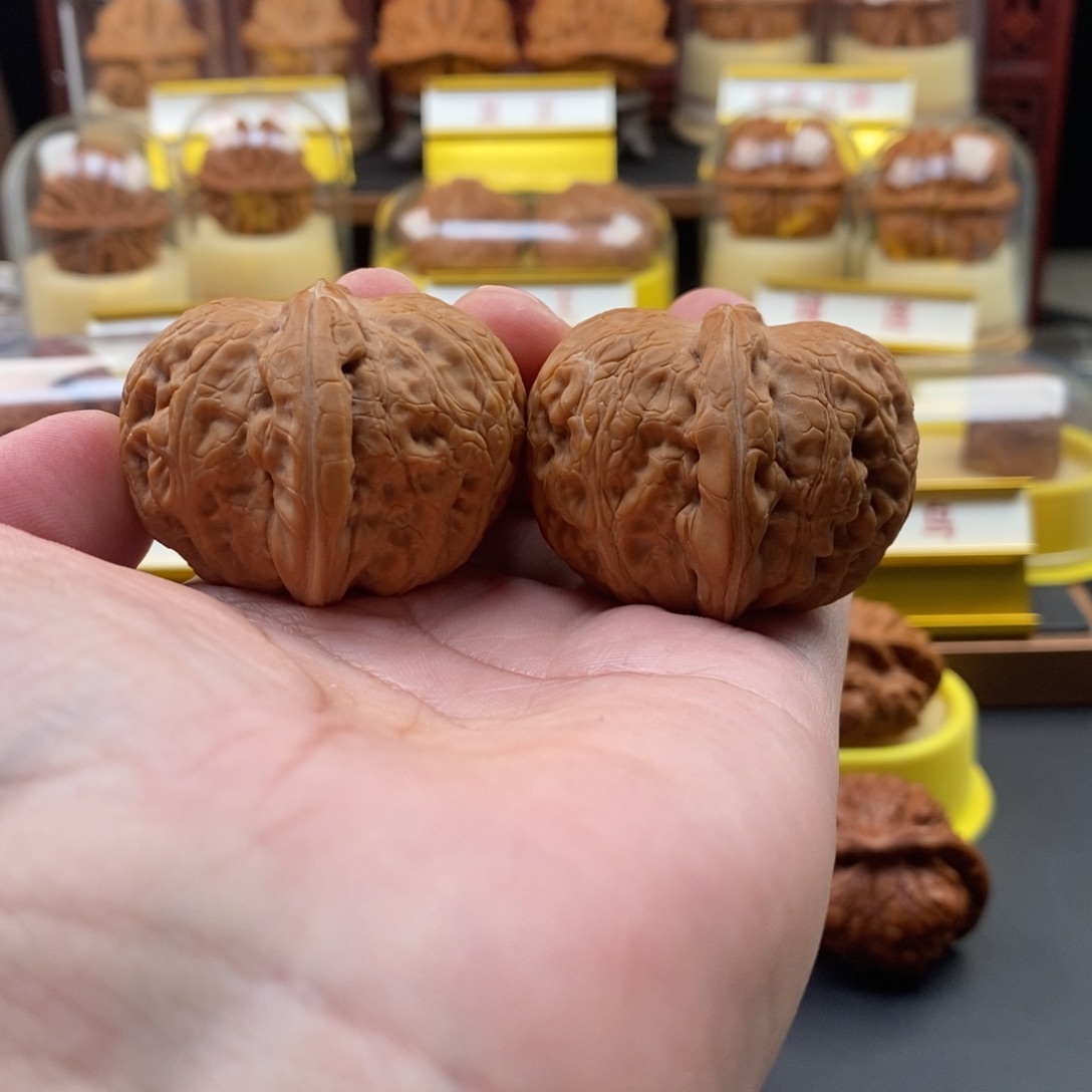 吊坠文玩核桃平谷元宝，全品，尺寸44
