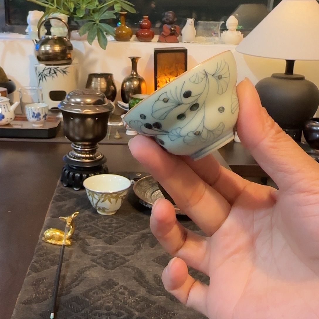 手绘青花杯。 主人杯