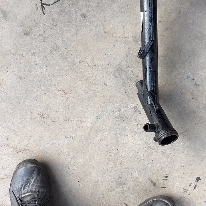 苦***生福田康明斯发动机水管