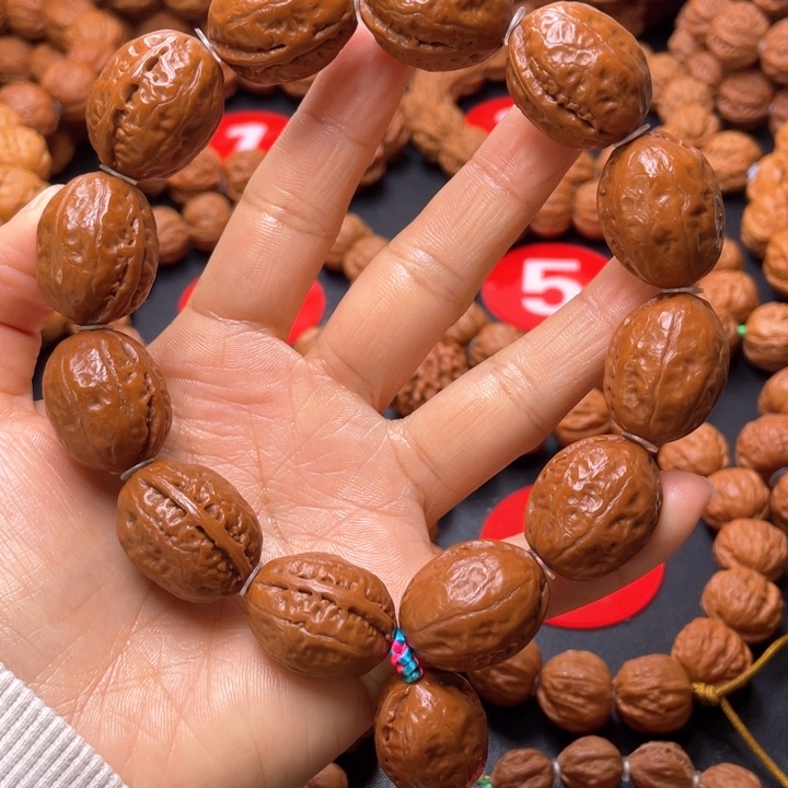 文玩核桃吊坠大枣