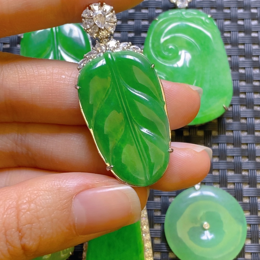 翡翠颈饰银S925镶嵌吊坠