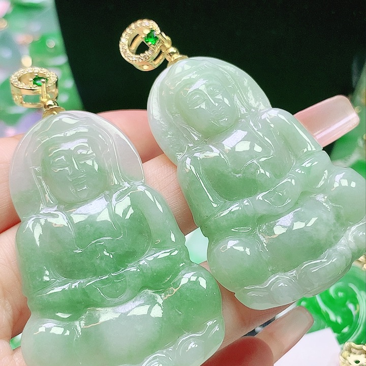 翡翠未镶嵌颈饰多样性发其一
