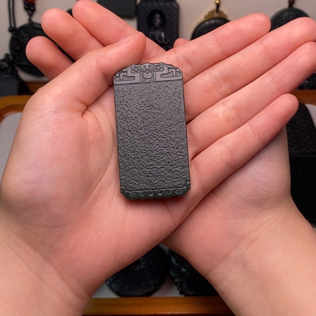 和田玉未镶嵌颈饰酒***哥