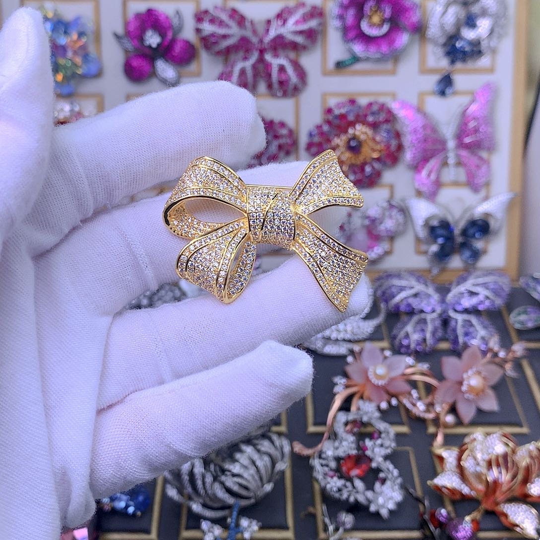 合成立方氧化锆铜胸针胸针