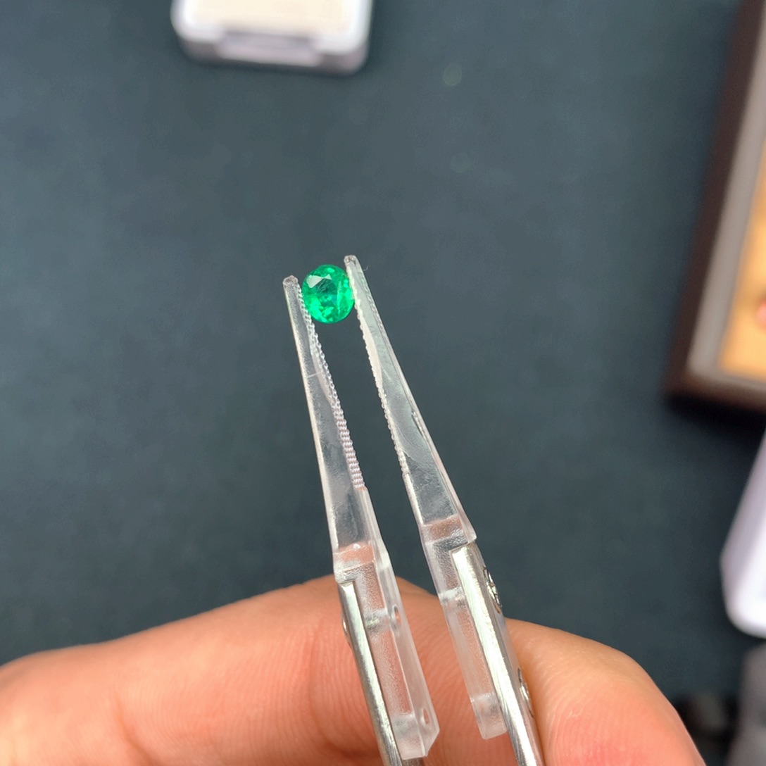 祖母绿裸石未镶嵌0.3克拉