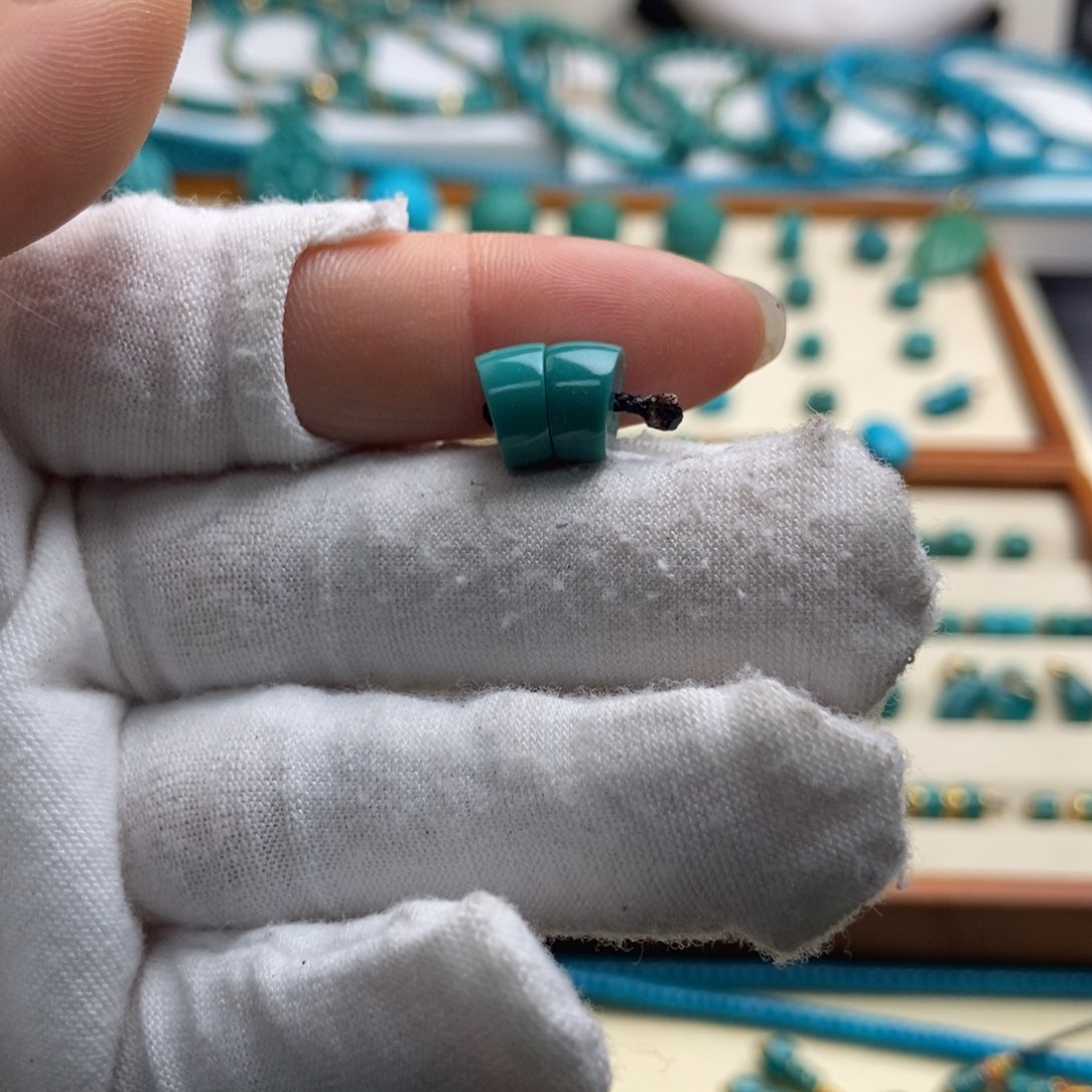 绿松石配饰未镶嵌