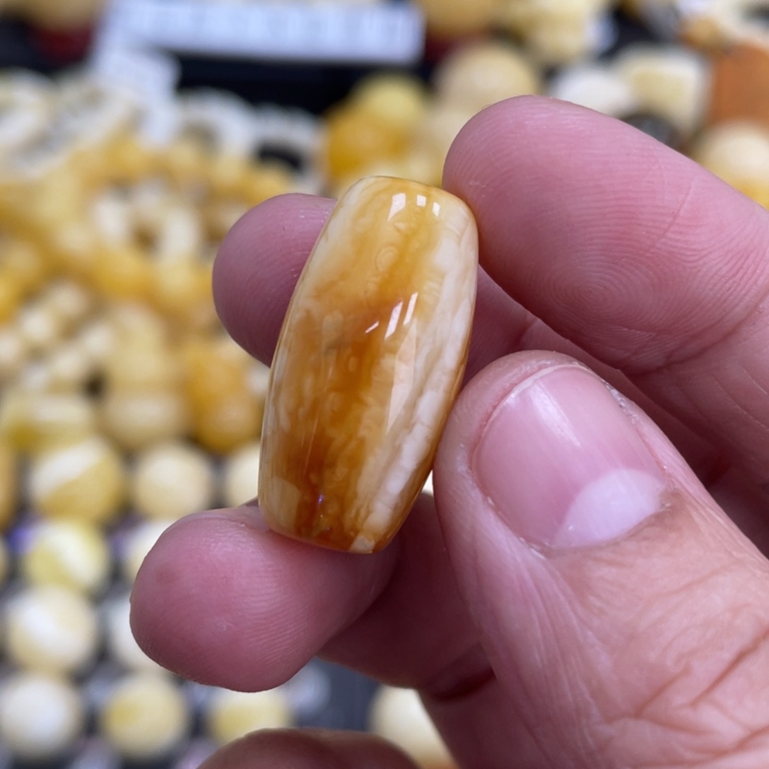 琥珀珠宝奇石未镶嵌12.8*25mm瑕 沁色