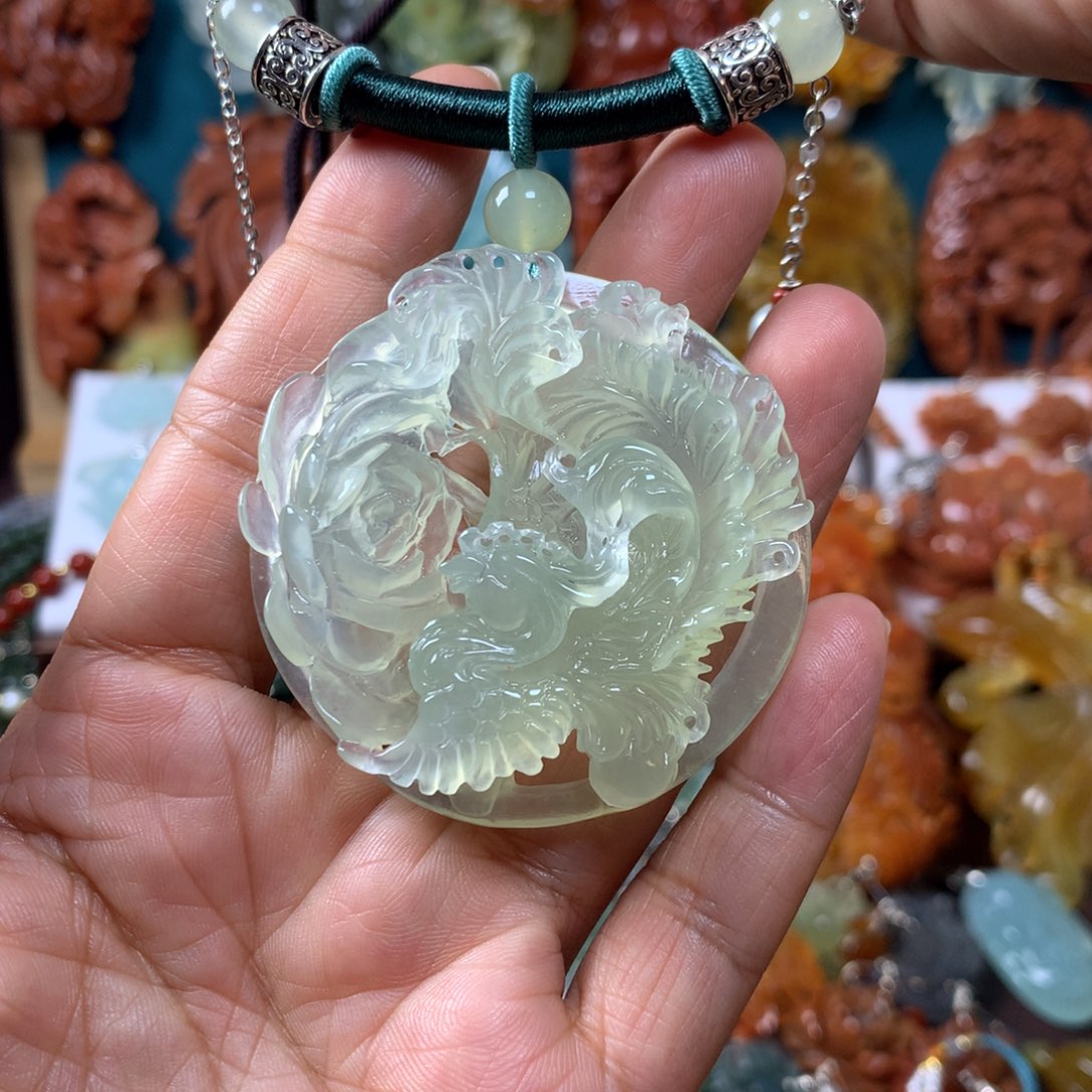 蛇纹石玉未镶嵌挂坠