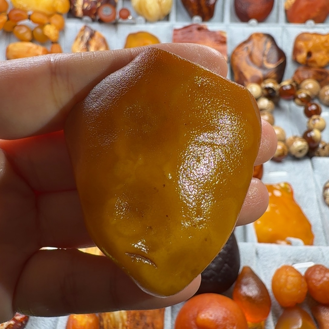 定制琥珀未镶嵌盾牌型原石