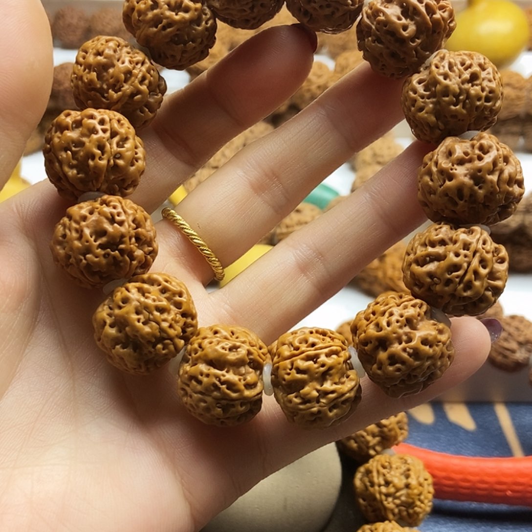 金刚菩提吊坠蜂王梅花