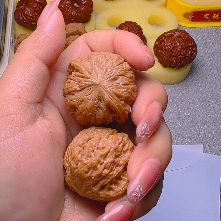 把件桃核旭*?铁锤