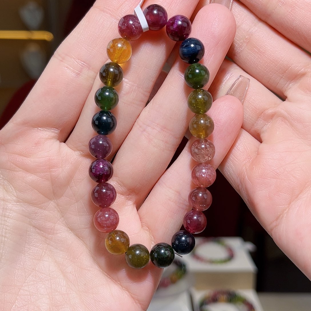 碧玺8mm多样性发一件碧玺未镶嵌