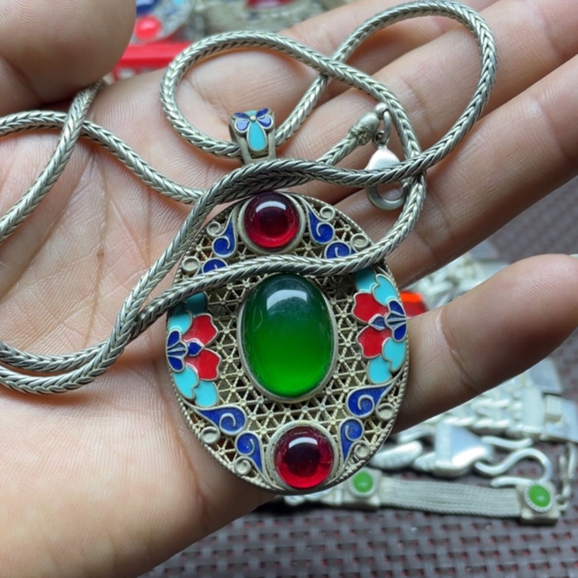 【闪购商品】银无老银、毛衣链