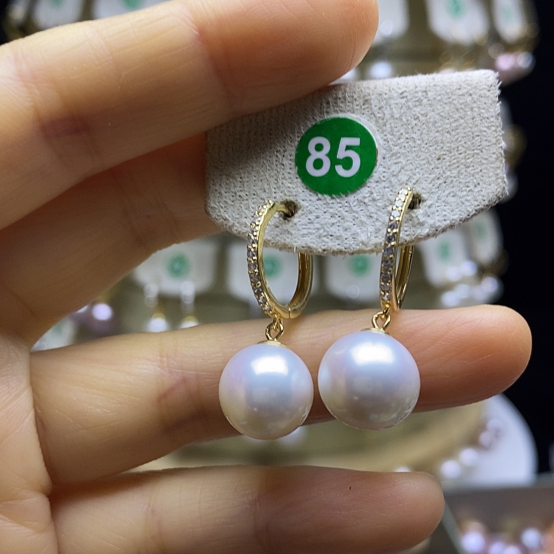 亿****银S925镶嵌耳饰淡水珍珠