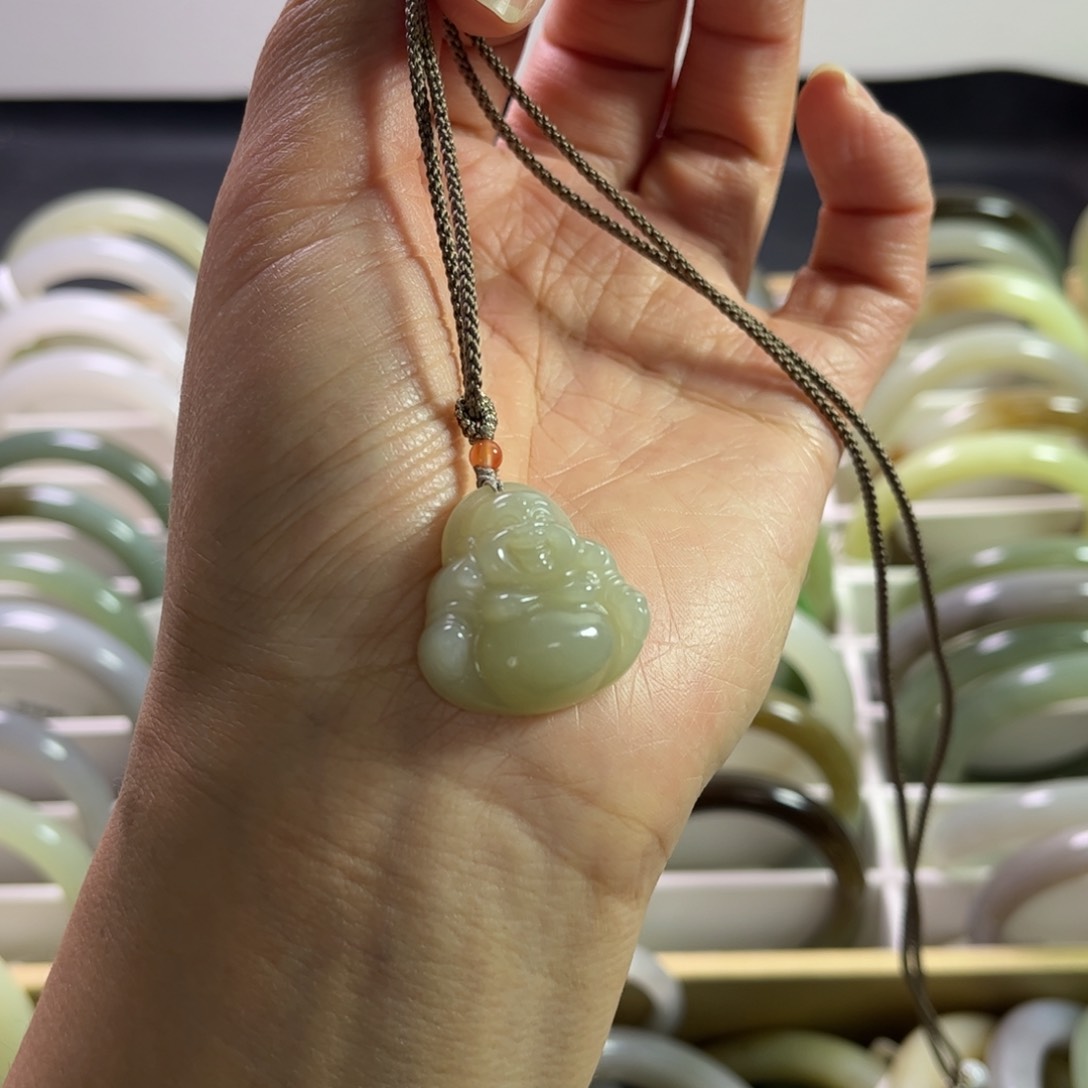 和田玉吊坠未镶嵌