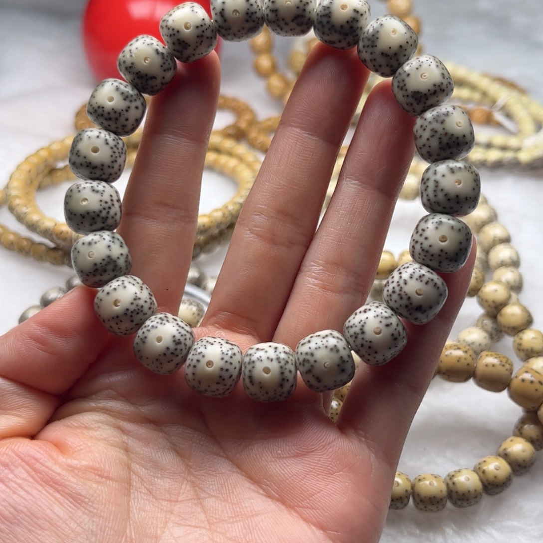 吊坠星月菩提卡12黄金瞳